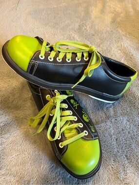 Men's Black & Green Bowling Shoes